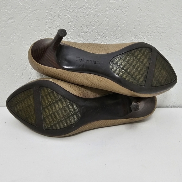 Calvin Klein Selene Neutral Tan Pumps Textured Leather Slip On Shoes Size 8.5 - Picture 8 of 11
